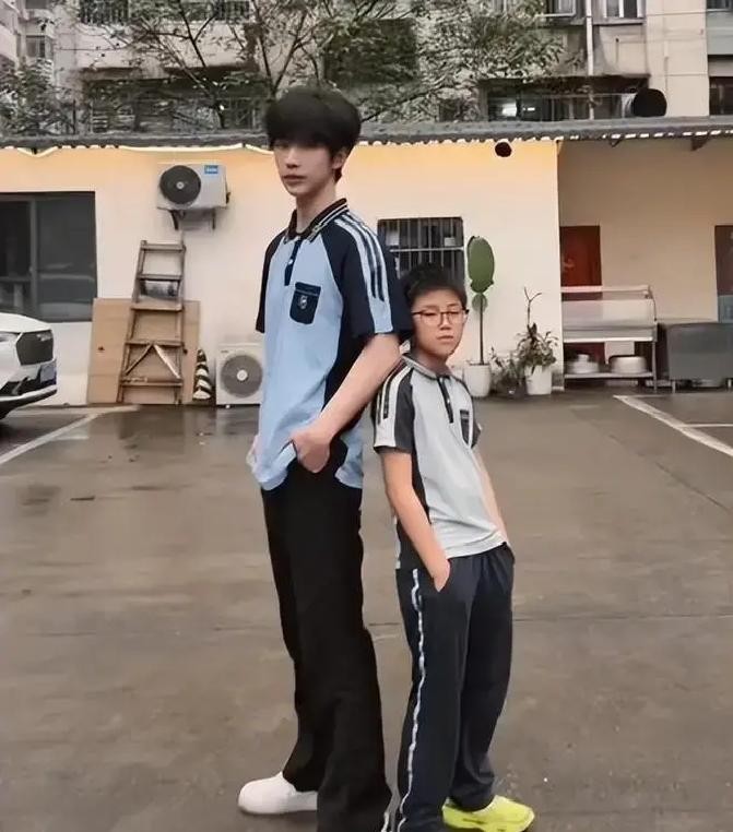 成都中考体育满分标准_中考体育项目跳远技巧_成都中考体育训练内卷