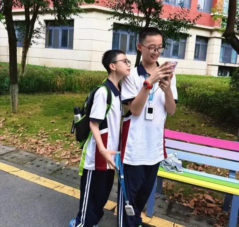 成都中考体育训练内卷_成都中考体育满分标准_中考体育项目跳远技巧